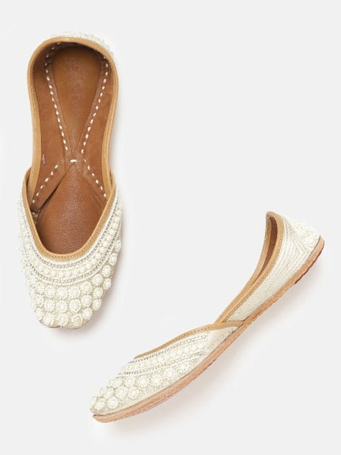 Women Off-White Beaded Mojaris