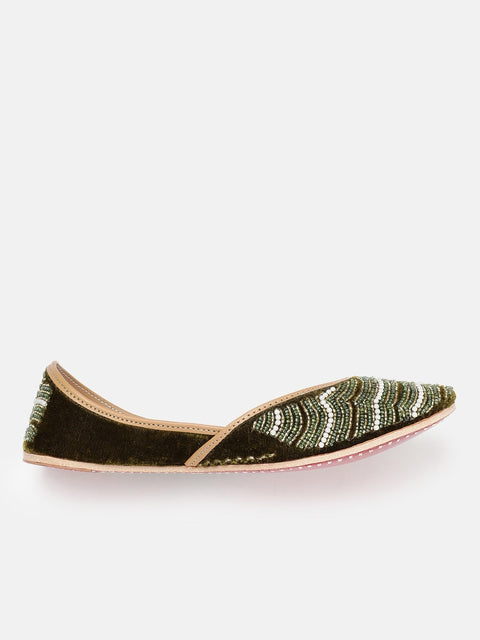 A pair of green mojaris