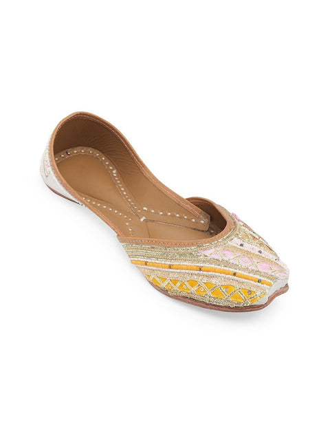 Multicoloured mojaris