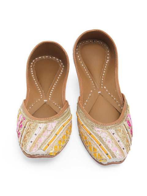 Multicoloured mojaris