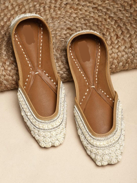 Women Off-White Beaded Mojaris